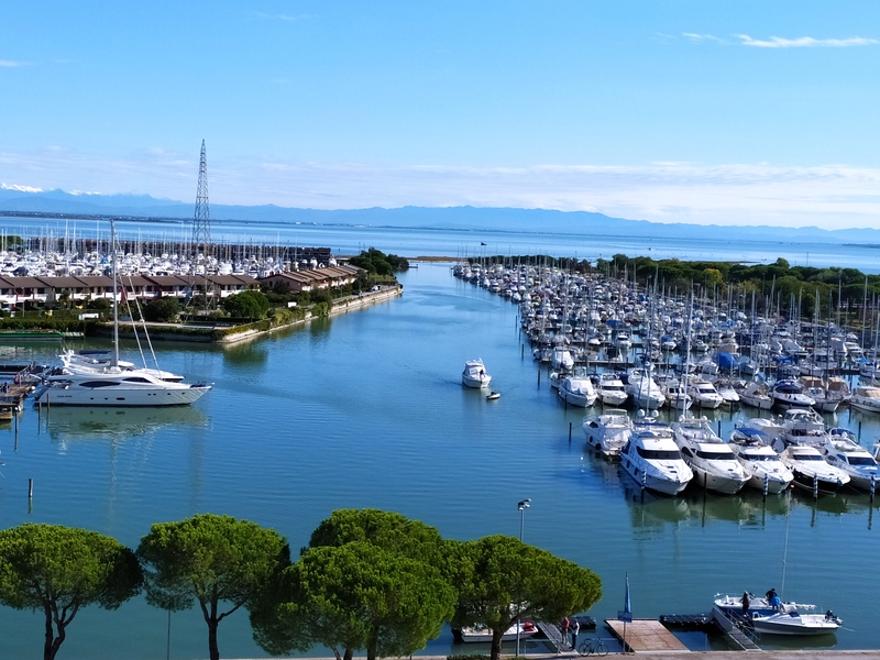 Italien, Lignano, Yachthafen, Aprilia Marittima, Motorboote, Segelboote, Meer