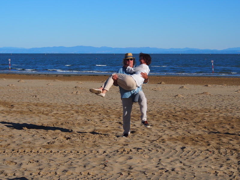 Sandstrand, Meer, Mann, Frau, Berge, Italien, Lignano